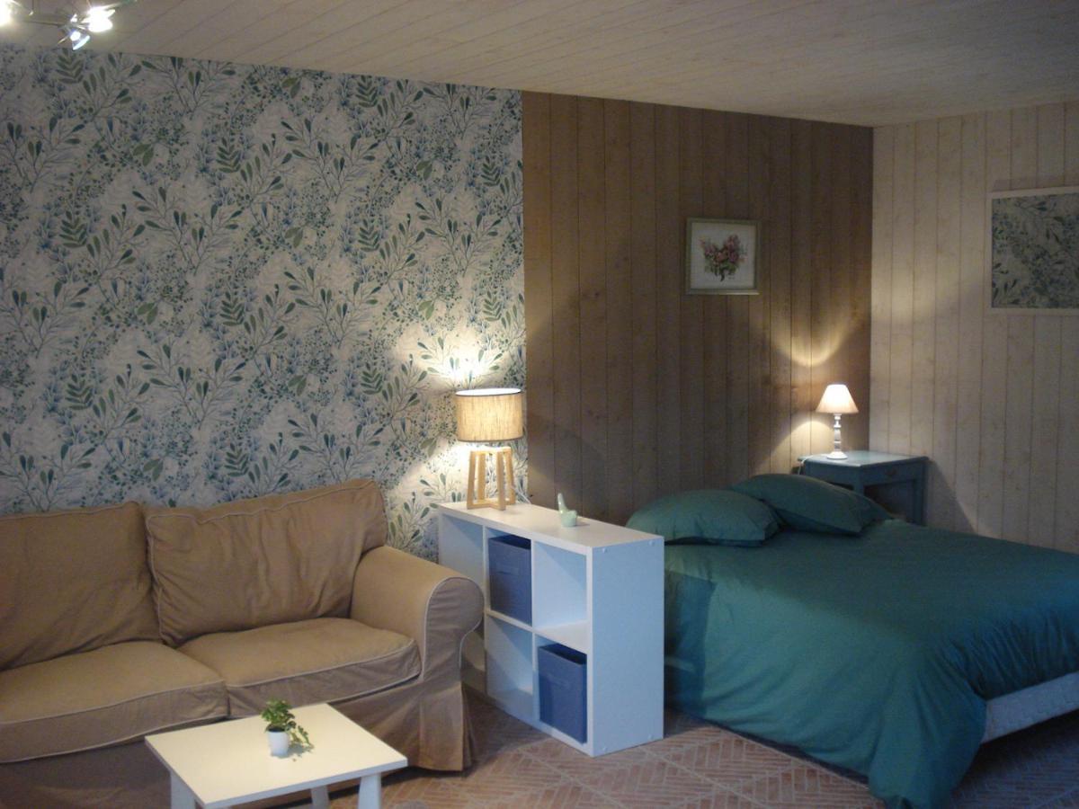 Hotel Au p'tit jardin à Saint-Sylvestre-de-Cormeilles Extérieur photo