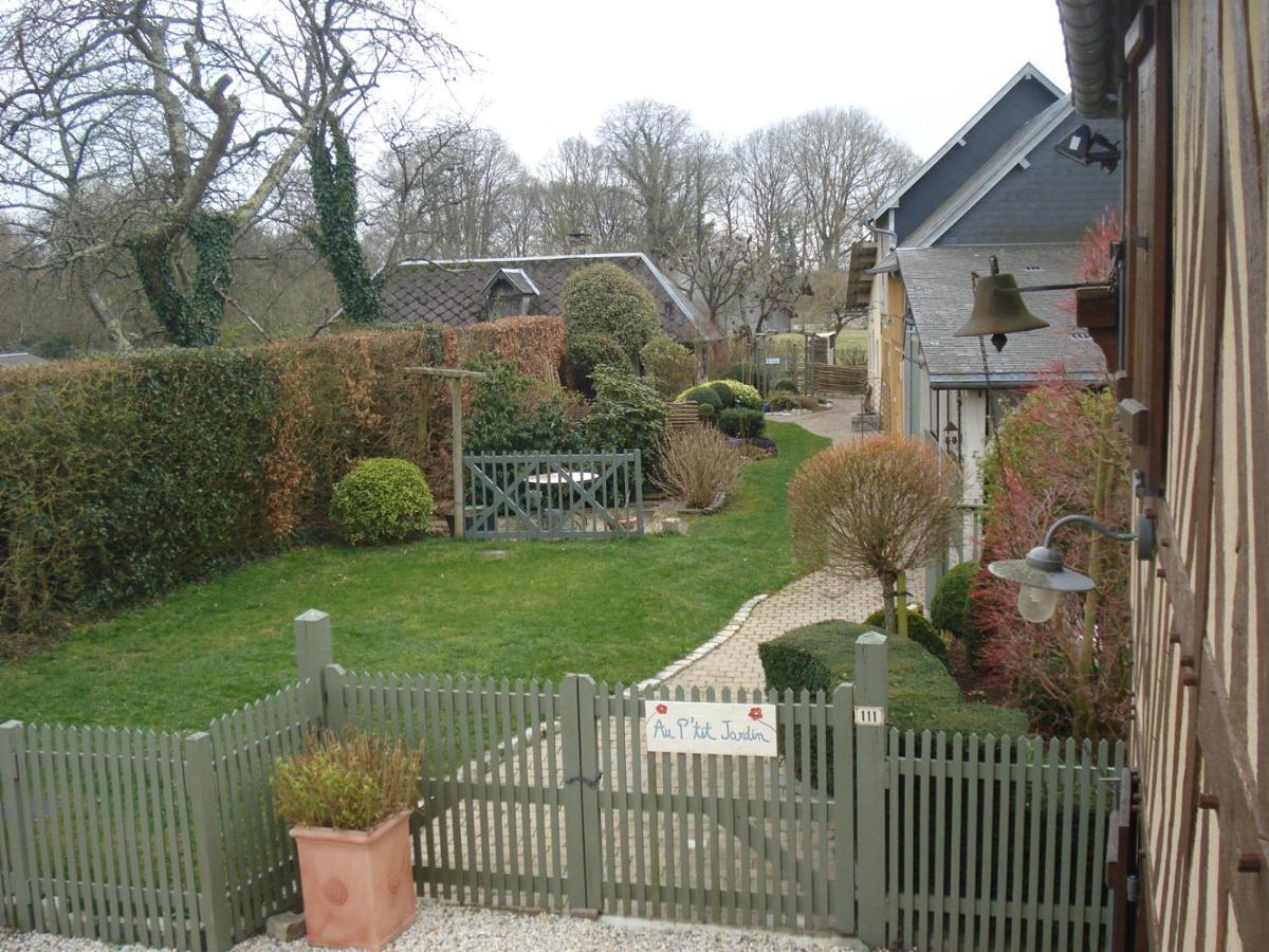 Hotel Au p'tit jardin à Saint-Sylvestre-de-Cormeilles Extérieur photo